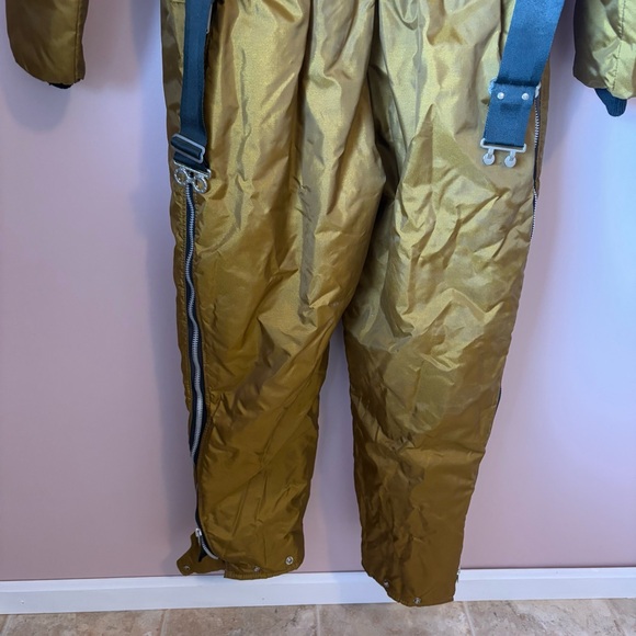 Stearns Bronze Ski & Snowboard Jacket with Shiny Water-Resistant Material - Picture 9 of 12
